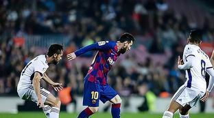 地亚中场大 地亚中场大